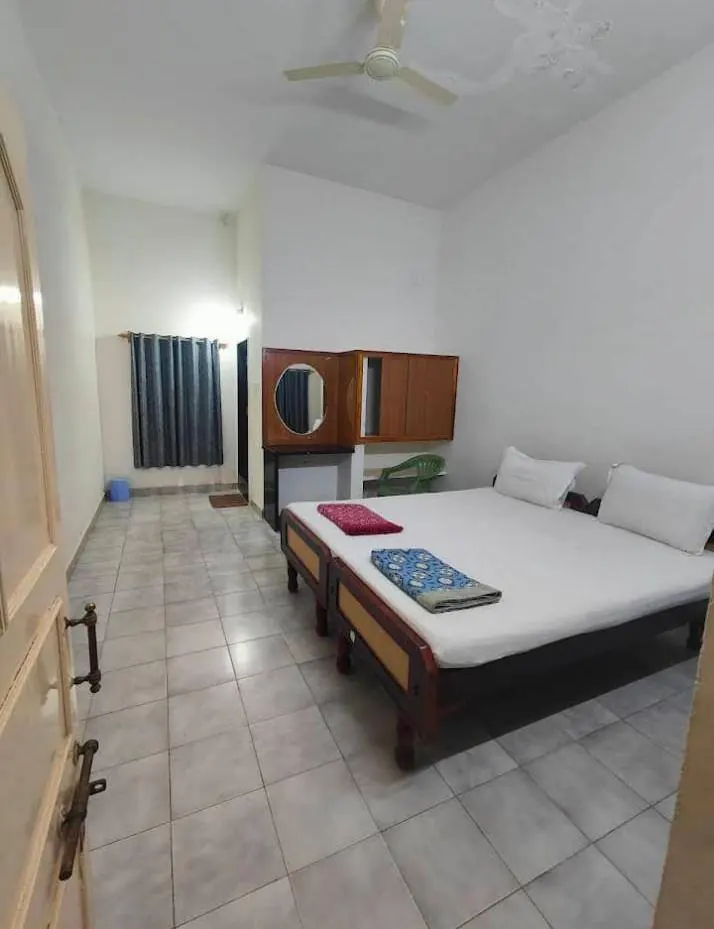 Twin bed room